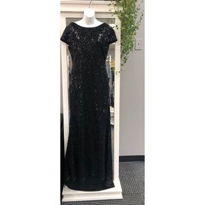✨NWT Calvin Klein Low-Back, Sequined Gown✨